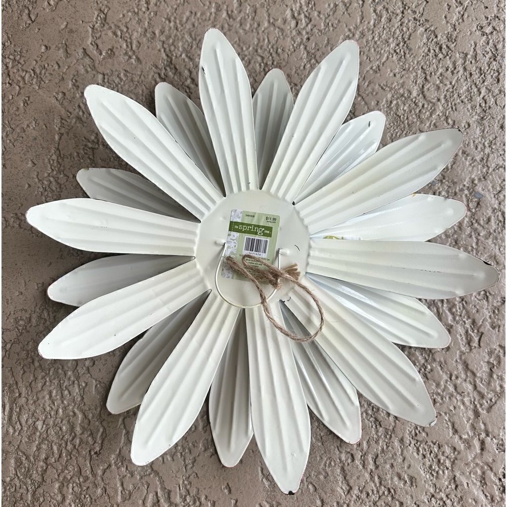 Hand Painted Flower Wall Decor - Picture 3 of 3